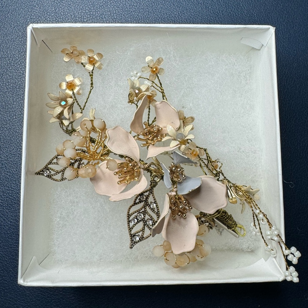 Bridal Hairpiece- brand new in box